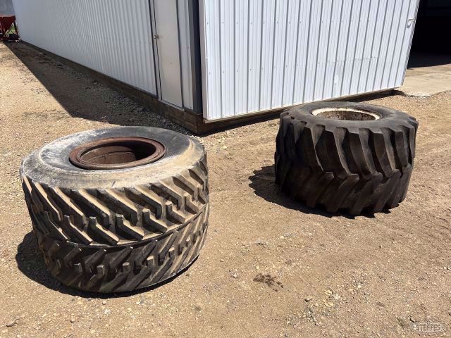 Pair of floation tires